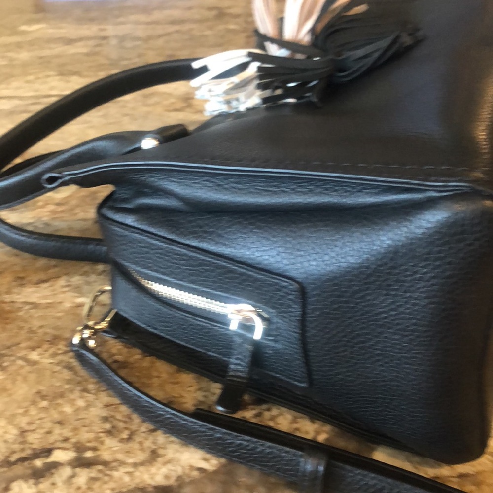 SPOTLESS ♠️ Kate Spade black satchel w/detachable shoulder strap w/lthr poms - Picture 8 of 9